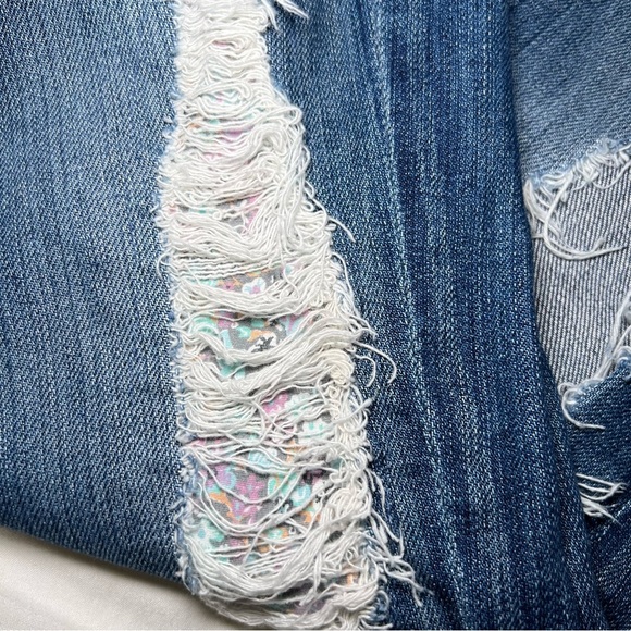 7 For All Mankind Roxanne Cropped Raw Hem Low Rise Jeans Distressed - Picture 2 of 10